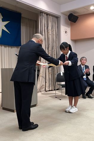 表彰式の様子（土砂災害に関する絵画3）