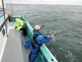 釣りの様子(船左)