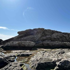 仁右衛門島の屏風岩の写真