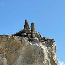 仁右衛門島のトンビ岩の写真
