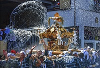 福富町囃子連の神輿の写真