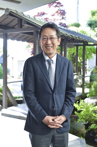 富澤代表取締役社長の写真