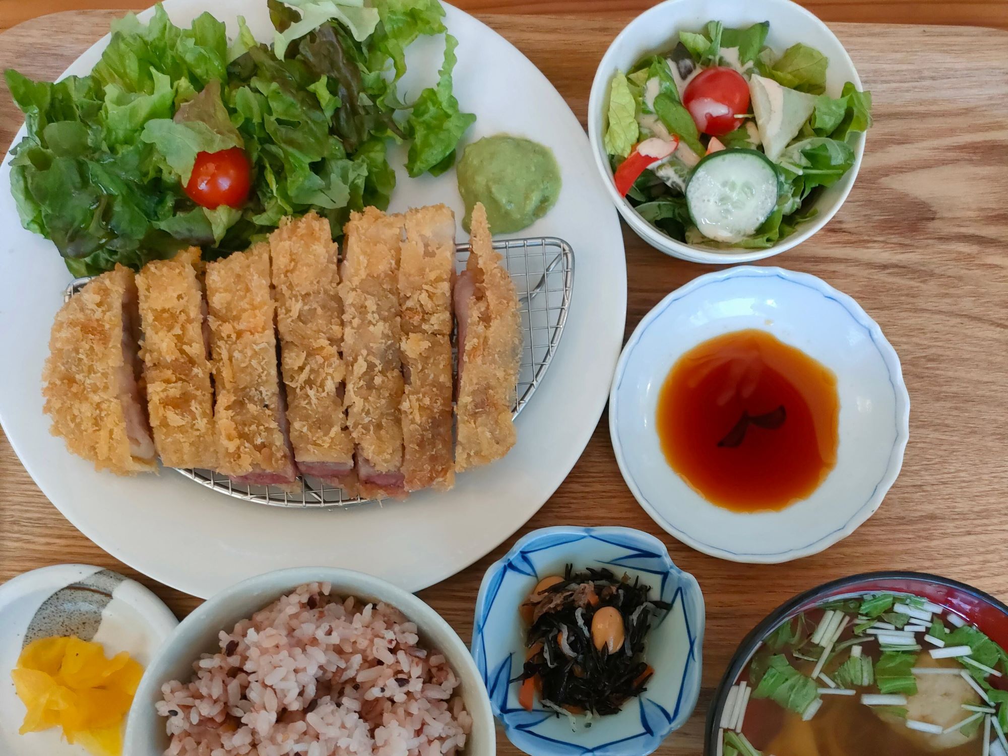 精肉工房・お食事処まんまやの画像