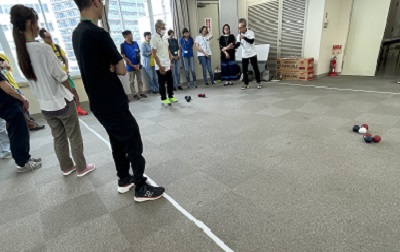 ボッチャのルール―を聞く様子
