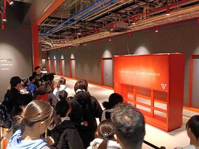 ラウンジ見学の様子