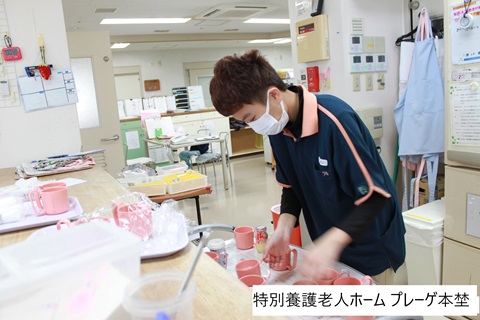 介護施設で働く職員