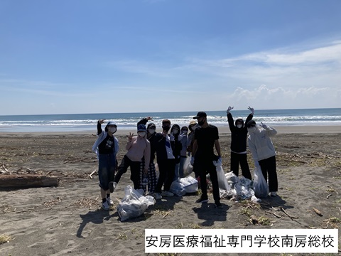 授業を受ける留学生