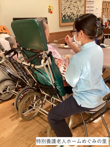 介護施設で働く職員