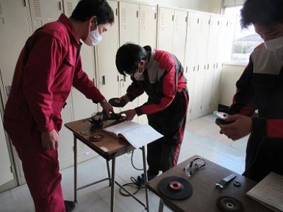 砥石の特別教育実技の様子１