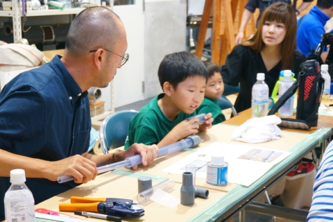 親子で協力して作っている