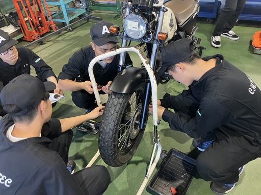 車両へのフロントフォークの取付