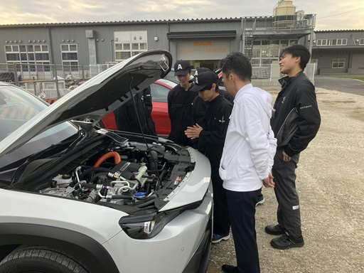 エンジンルームの見学