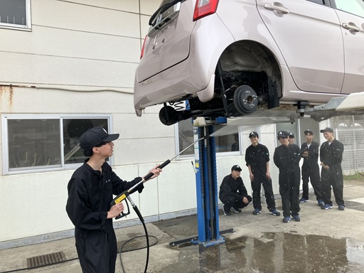 門型リフトと高圧洗浄機の使用方法