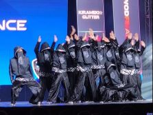 kirameki☆glitterによるダンスパフォーマンスの様子