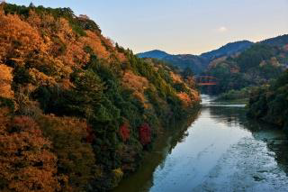 Lake Kameyama Fall Foliage 1