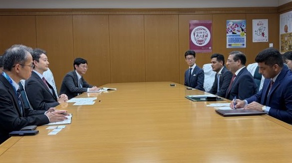 ハミード大使と知事の面談の様子