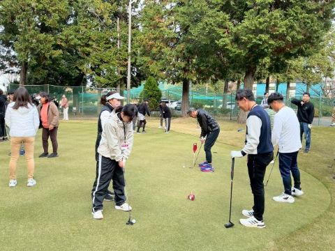 ゴルフレッスンの様子の画像