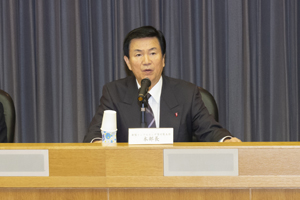 千葉県新型インフルエンザ等対策本部運営訓練で発言する知事