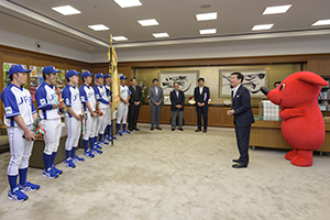 JFE東日本硬式野球部の快挙をたたえる知事