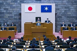 5月臨時県議会の様子