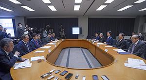 成田空港に関する四者協議会の様子