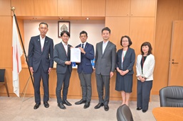保育士の処遇改善に係る国への5県共同要望の写真