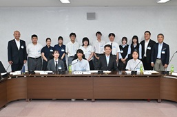ちば高校生県議会の写真