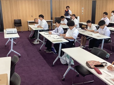 米に関する講義を受ける様子