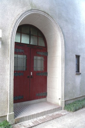 日本福音ルーテル市川教会会堂 玄関扉