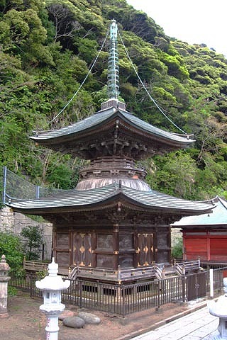 那古寺多宝塔