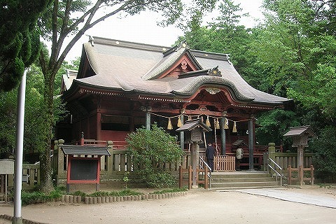 飯香岡八幡宮拝殿