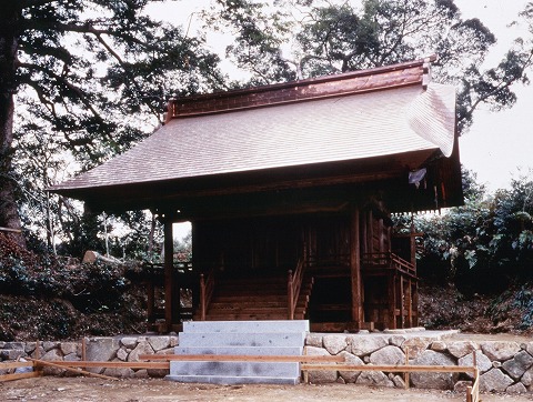 六所神社本殿