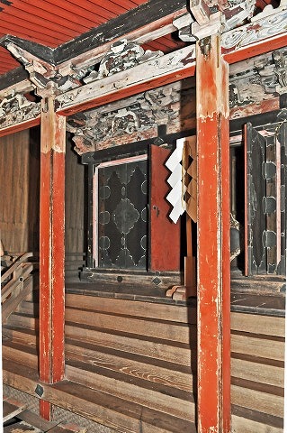 三柱神社本殿
