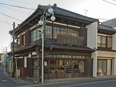 鶴泉堂菓子店店舗兼主屋