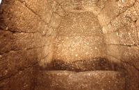 御山遺跡　埋葬施設全景