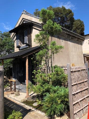 旧中村熊次郎商店煉瓦蔵