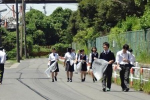 通学路清掃の画像