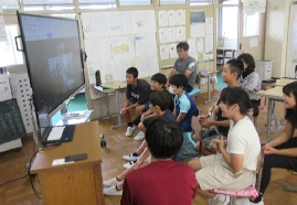 交流の様子の写真1