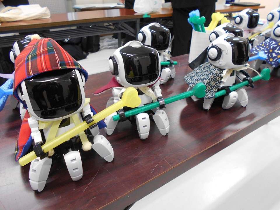 推進校の生徒たちが協働製作したロボット