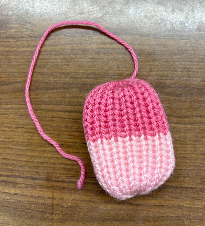 石けん班生徒の作品アクリルネット入り石けん