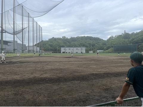 遠征先で練習試合を行っている様子