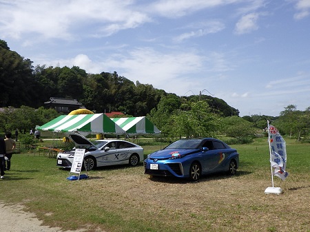 燃料電池自動車２台