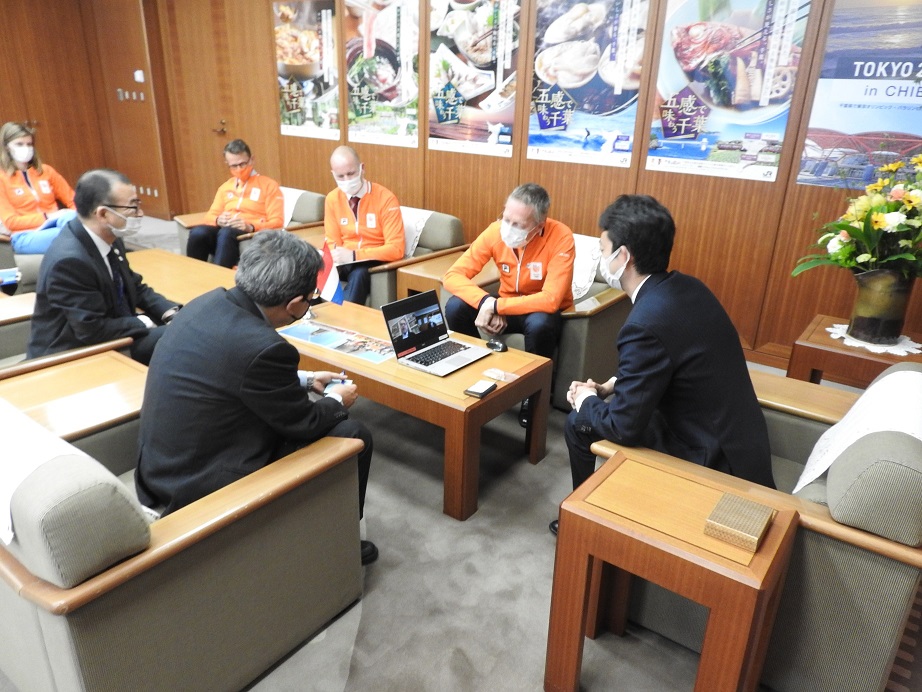 オランダ大使と千葉県知事の面談時の様子