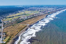 東京2020大会においてサーフィン競技の会場となった釣ヶ崎海岸