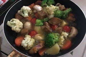 みんな大好きカレーで、あ!ひーじょ