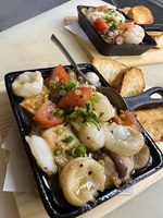 千産千消の黒アヒージョ(和料理 蜻蛉)