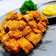 千葉県産滋養鶏のしょうゆ黒唐揚げの画像