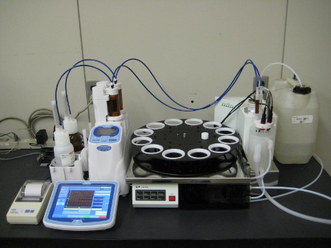 電位差自動滴定装置外観