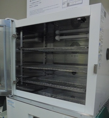 プログラム低温恒温器（槽内）