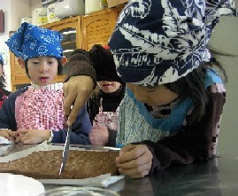 子どもたちが参加する様子